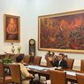 Seskab Teddy Unggah Moment Prabowo Bertemu Empat Mata dengan Dasco di Istana