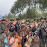 Patroli Satgas Ops Damai Cartenz-Polres Paniai Disambut Hangat Warga Papua