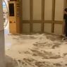 Super Topan Ragasa Terjang Hong Kong, Ombak Jebol Pintu Kaca Hotel Mewah