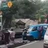Angkot Tabrak Pengendara Lain di Bojongsari, Satu Motor Ringsek