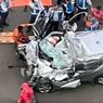 Mobil Ringsek Usai Kecelakaan di Tol Sentul Utara KM 4 Arah Ciawi