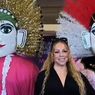 Mariah Carey Disambut Ondel-Ondel Saat Tiba di Jakarta