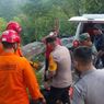 Tim SAR Selamatkan Korban Truk Masuk Jurang di Gunung Paro