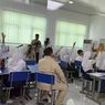 Momen Prabowo Pantau Langsung Murid Belajar di Laboratorium Digital SMPN 4 Bekasi