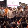 Prabowo saat Datangi Tenda Pengungsian Aceh Tamiang: Jaga Lingkungan dan Penguatan ke Anak-Anak