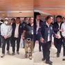 Penampakan YouTuber Resbob saat Tiba di Soekarno-Hatta, Tangan Diborgol dan Digiring Polisi