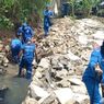 Tembok Pembatas di Cakung Timur Ambruk, Petugas Lakukan Penanganan Awal