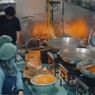 Aksi Heroik Pria Selamatkan Emak-emak Lagi Masak di Dapur MBG