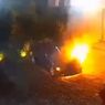 Mobil BMW E36 Tiba-tiba Meledak Terbakar di Depan Rumah makan Padang Payakumbuah