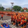 DLH DKI Kerahkan 1.400 Petugas Kebersihan saat May Day di Monas