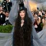 Madonna Bergaya Bak &ldquo;Penyihir&rdquo; di Met Gala 2026 dengan Sentuhan Surealis