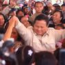 Momen Prabowo Berjoget Bareng Masyarakat di Miangas