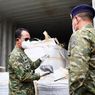 Kasum TNI Tinjau Pemeriksaan Kontainer Mineral Hasil Penindakan TNI AL di Batam