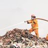 KLH Kerahkan 30 Personel Manggala Agni untuk Percepat Pemadaman Kebakaran TPA Jatiwaringin