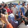 Mendagri Tito Dengarkan Keluhan Warga Terdampak Gempa di Nagekeo