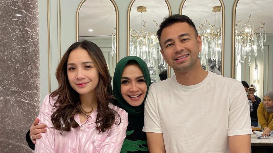 Nagita Salvina, Mama Rieta, dan Raffi Ahmad (Instagram @rieta_amilia) <b>(Instagram  @rieta_amilia)</b>