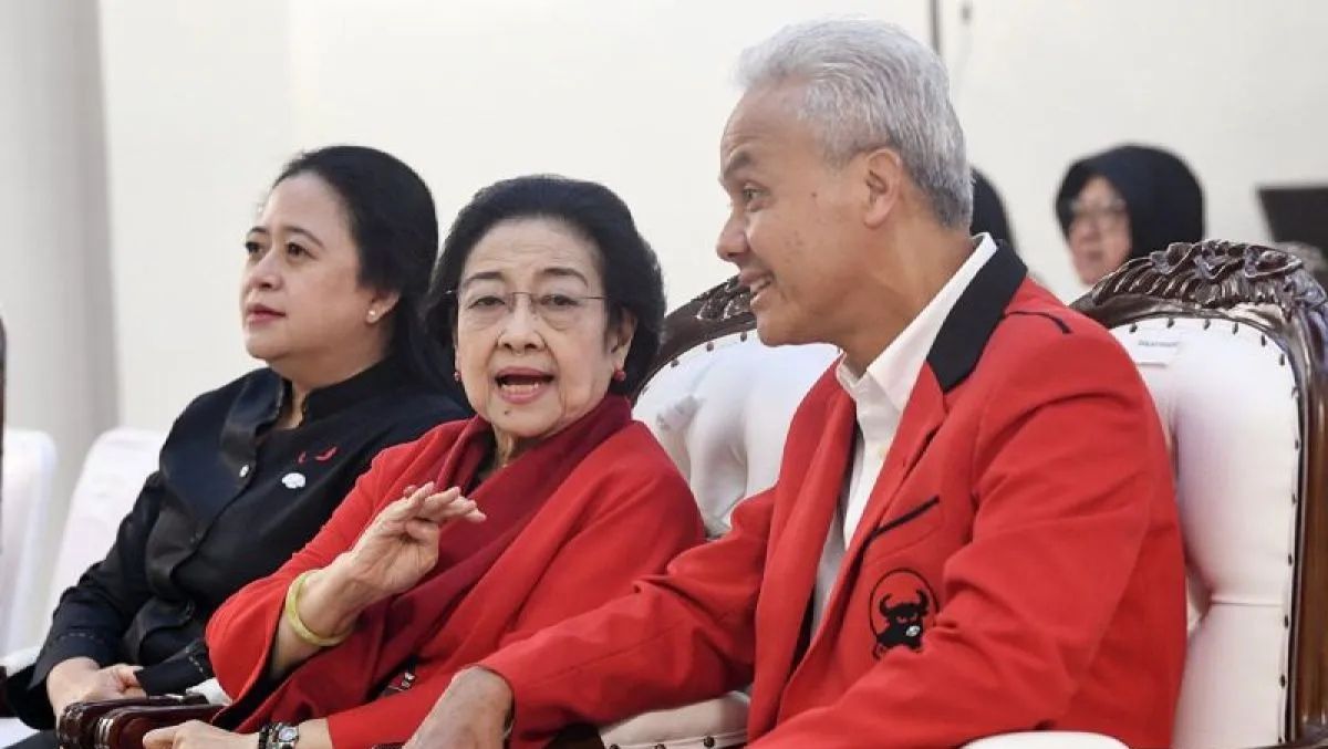 Ketua Umum PDIP Megawati Soekarnoputri bersama Ganjar Pranowo dan Ketua DPP PDIP Puan Maharani. (Ant