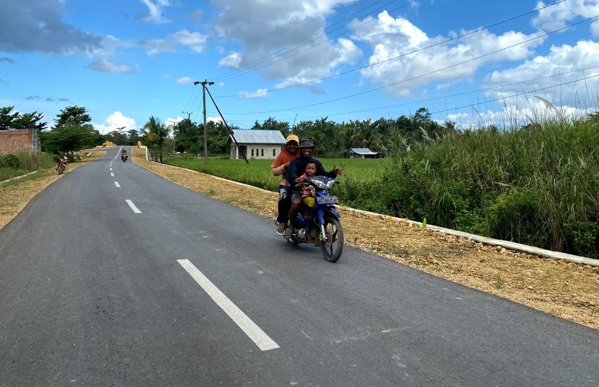 Presiden Jokowi resmikan penyelesaian pembangunan 22 ruas jalan sepanjang 165 km di Sultra