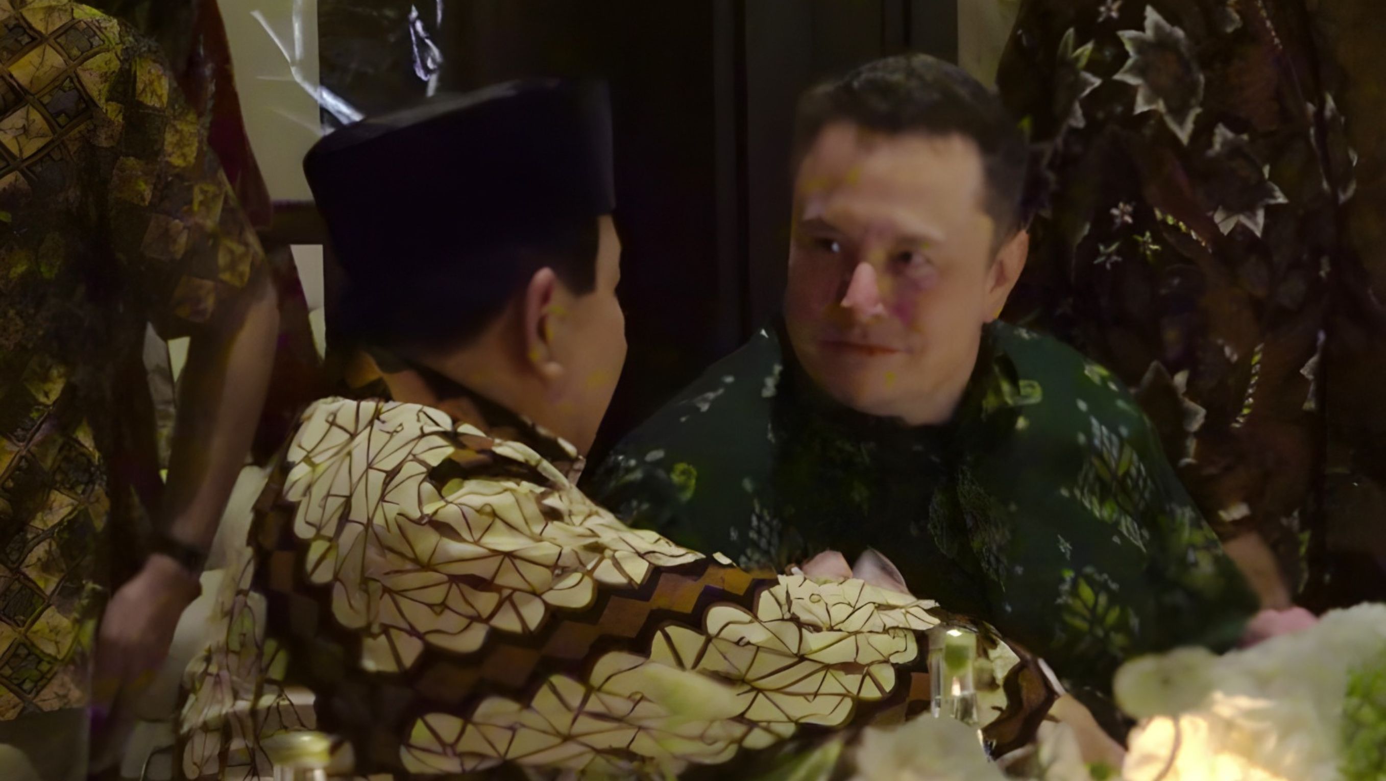 Presiden terpilih periode 2024-2029 Prabowo Subianto dan CEO SpaceX Elon Musk bertemu di Balangan, Bali, pada Minggu (19/5) malam. <b>(dok.Istimewa)</b>