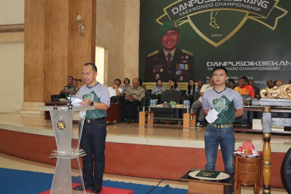 Danpusdikbekang yang juga menjabat sebagai Dircab Pusbekangad Brigadir Jenderal Benny M Tampubolon, S.I.P., M.I.P. M.Han saat membuka Danpusdikbekang Taekwondo Championship 2024 di Gedung Cimahi Convention Hall Jalan Raden Demang Harjakusumah, Cimahi, Jawa Barat/ist