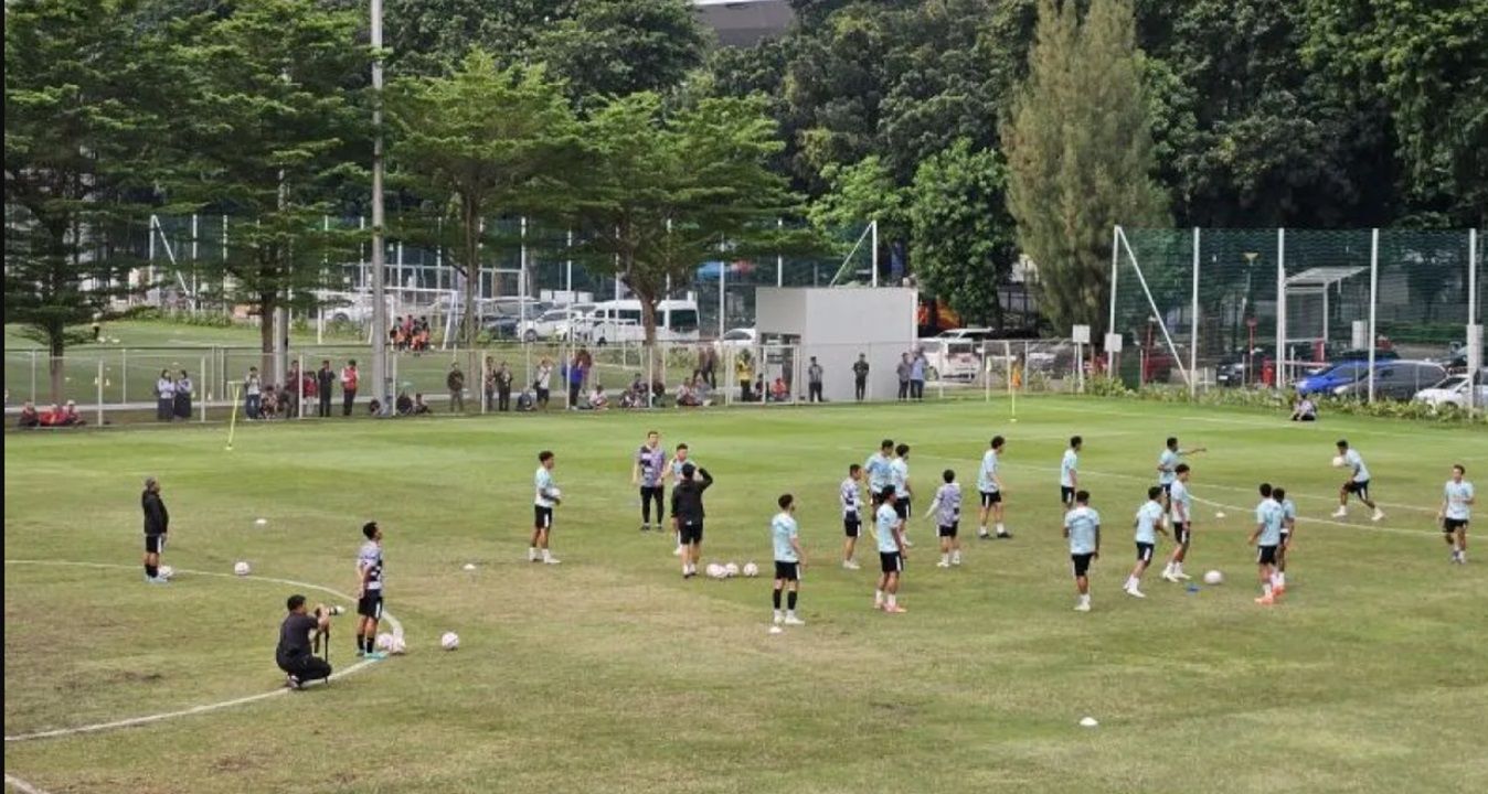 Timnas Indonesia menjalani pemusatan latihan di Lapangan ABC, Senayan, Selasa (28/5/2024). <b>(Antaranews)</b>