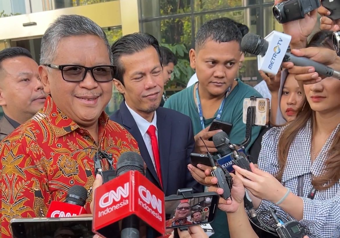 Sekjen PDI Perjuangan (PDIP) Hasto Kristiyanto saat hendak diperiksa KPK. 