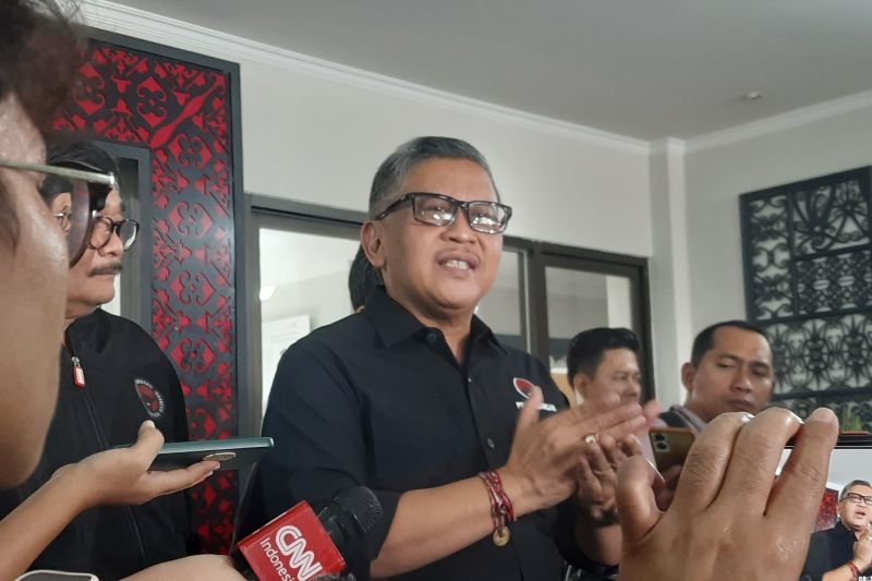 Sekretaris Jenderal PDI Perjuangan Hasto Kristiyanto saat memberikan keterangan kepada awak media di <b>(ANTARA/Narda Margaretha Sinambela.)</b>