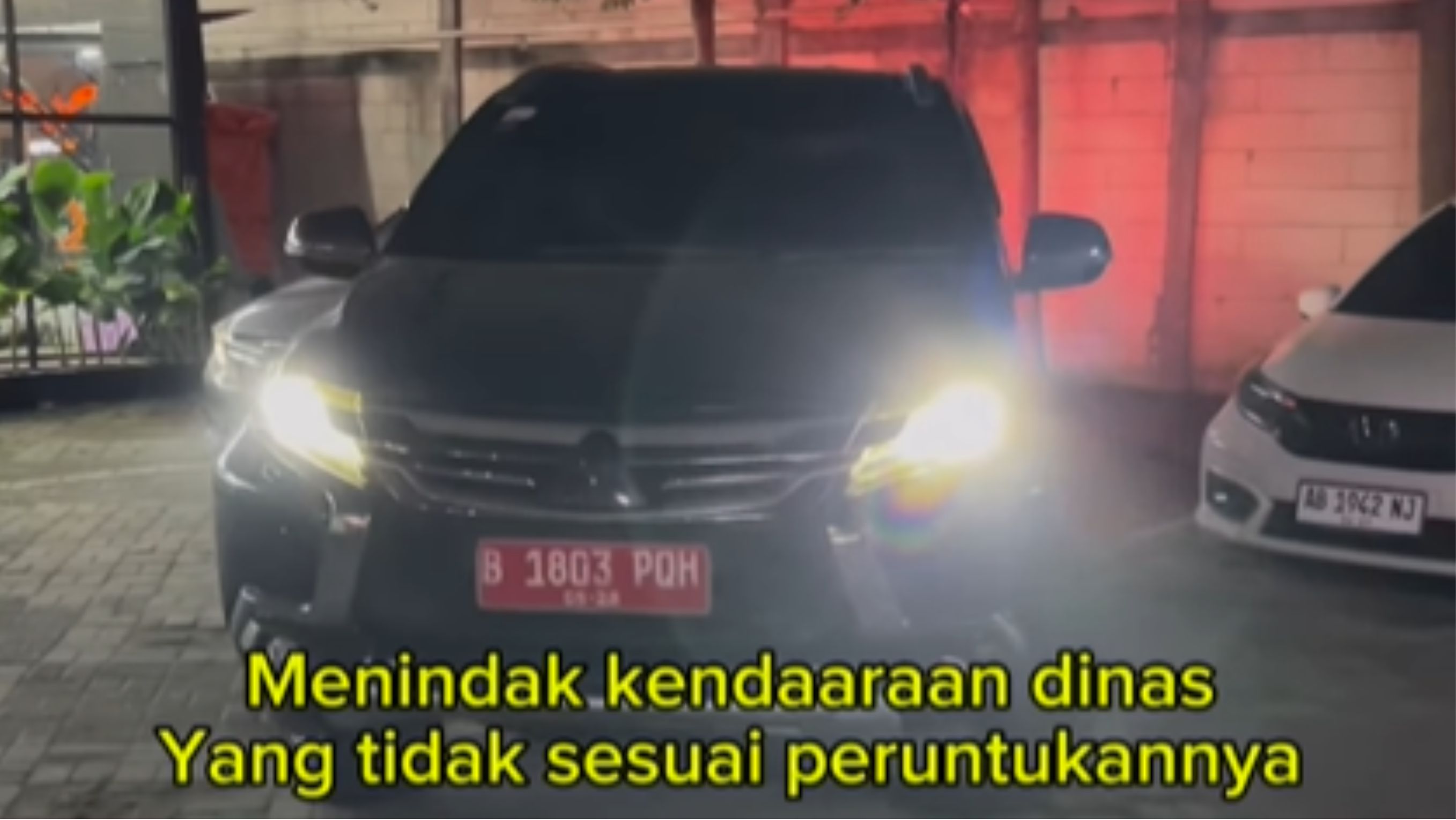 Mobil Dinas Plat B Dipakai Anak Muda di Jogja <b>(Instagram)</b>