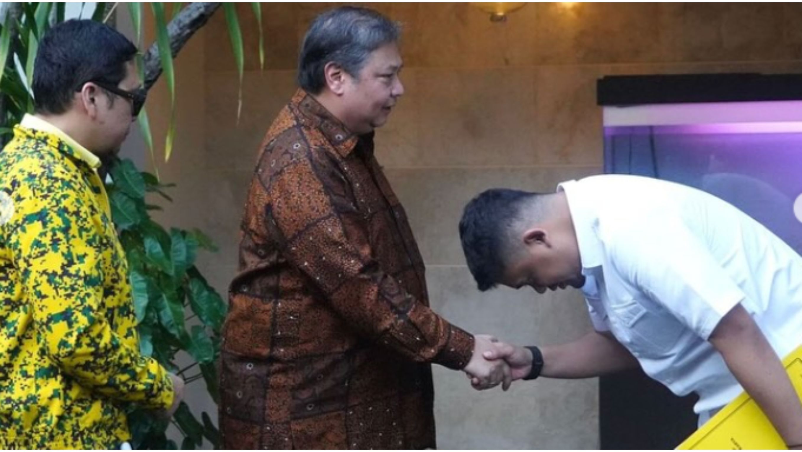 Bobby Nasution dan Airlangga Hartarto <b>(Instagram)</b>