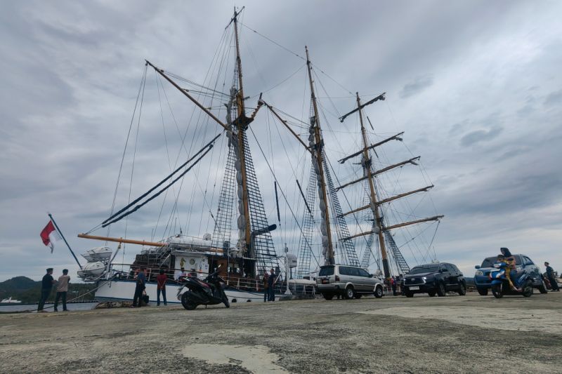 KRI Dewaruci bersandar di Dermaga CT1 BPKS, Sabang, Aceh, Sabtu (22/6/2024). (ANTARA/Gilang Galiartha)  <b>((ANTARA/Gilang Galiartha))</b>