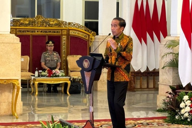 Presiden Joko Widodo memberikan pengantar pada Sidang Kabinet Paripurna di Istana Negara, Jakarta, Senin (24/6/2024). ANTARA/Yashinta Difa Pramudyani  <b>(ANTARA/Yashinta Difa Pramudyani)</b>