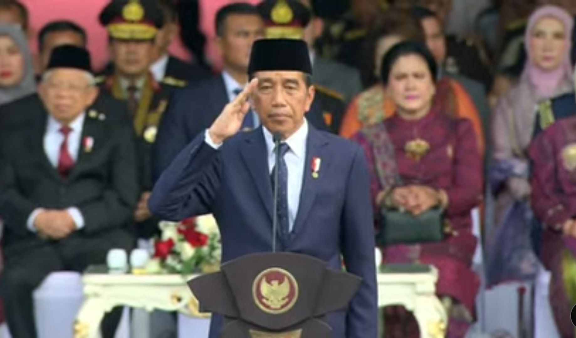 Presiden Jokowi di peringatan Hari Bhayangkara ke-78 di Monas. 