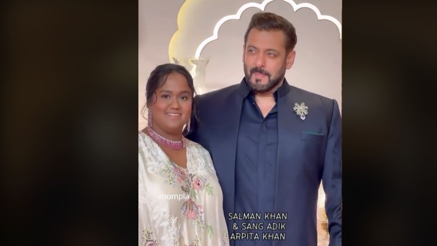 Salman Khan dan Arpita Khan <b>(Tangkapan layar tiktok)</b>