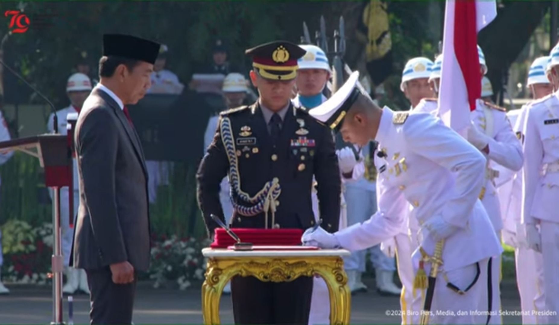 Pelantikan perwira remaja TNI-Polri. (YouTube) 