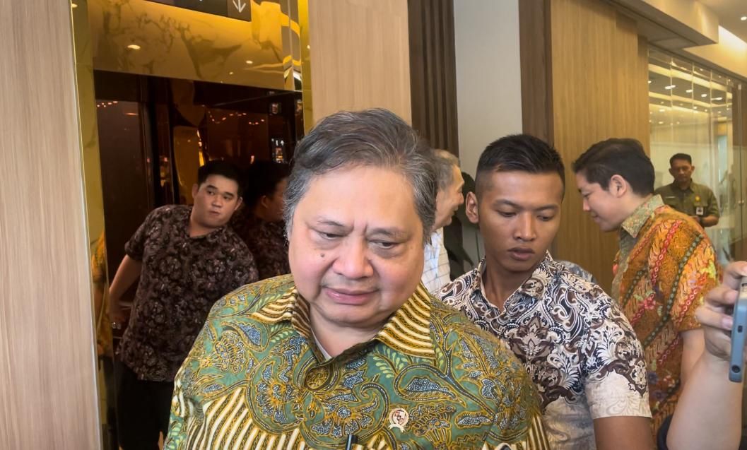 Menko Perekonomian Airlangga Hartarto buka suara soal gaji PNS akan naik di 2025 (Ntvnews.id-Muslimin Trisyuliono)