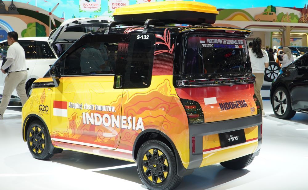 Personalisasi fungsional yang Sakura lakukan mencakup penambahan roofbox pada mobilnya agar dapat menyimpan lebih banyak barang. (Foto: Istimewa/Wuling)