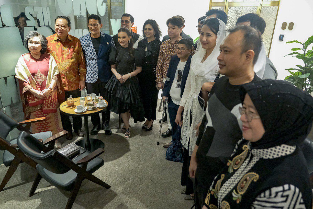 Sandiaga Uno Apresiasi Film Dokumenter Rossa <b>(Kemenparekraf)</b>