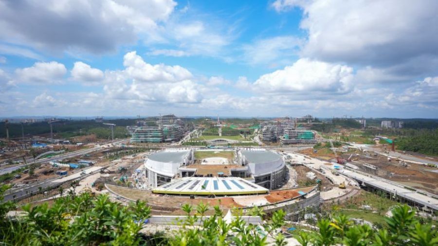 Kota Nusantara di wilayah Kecamatan Sepaku, Kabupaten Penajam Paser Utara, Provinsi Kalimantan Timur masih dalam tahap pembangunan, tetapi Presiden Jokowi mulai Senin (29/7/2024) sudah berkantor di Istana Garuda di kawasan inti pusat pemerintahan ibu <b>(Dok.Antara)</b>