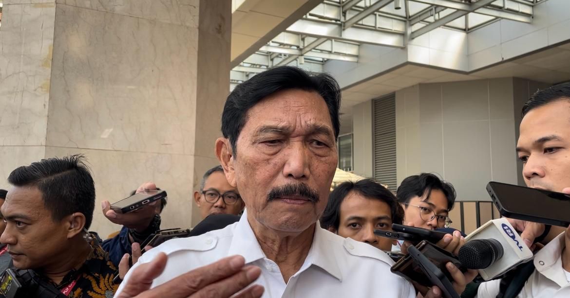 Menko Marves Luhut Binsar Pandajaitan respons soal isu reshuffle kabinet yang belakangan beredar (Ntvnews.id-Muslimin Trisyuliono)