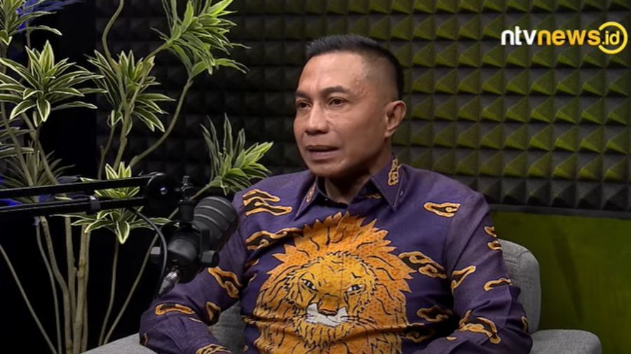 Bakal Calon Gubernur DKI dari unsur independen, Komjen Pol (Purn) Dharma Pongrekun yang juga mantan Wakil Kepala Badan Siber dan Sandi Negara (BSSN) saat di Podcast Dari Pulomas (DPO) di Redaksi ntvnews.id, Jakarta Timur.  <b>(Foto: Youtube ntvnews.id)</b>