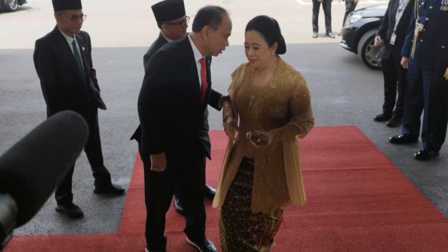 Ketua DPP PDIP Puan Maharani (kanan) bertemu dengan Ketua Umum Projo Budi Arie Setiadi di Kompleks Parlemen, Jakarta, Jumat (16/8/2024). <b>(Dok.Antara)</b>