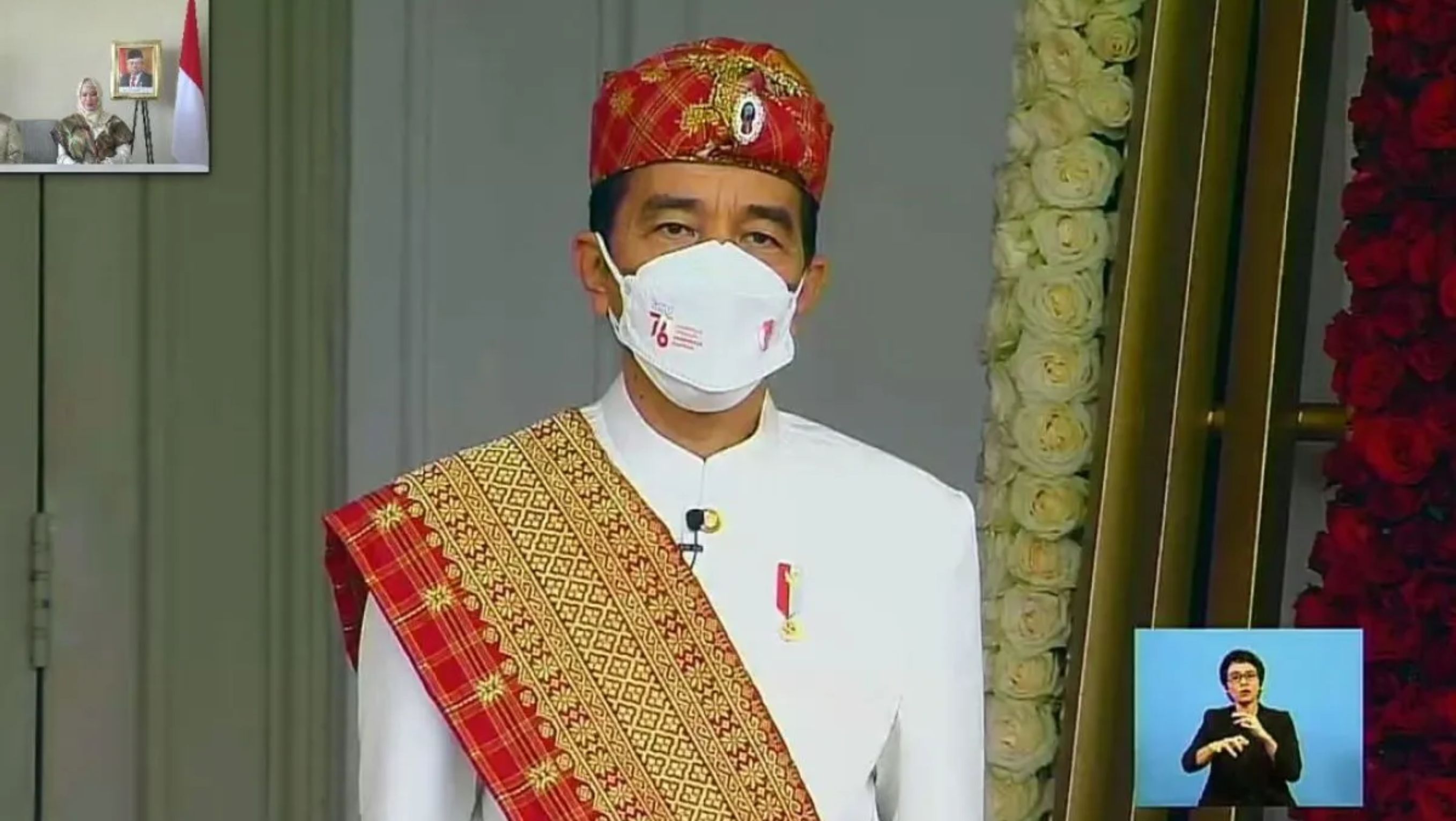 Jokowi Baju Adat Pepadun dari Lampung (HUT RI 2021) <b>(Antara)</b>