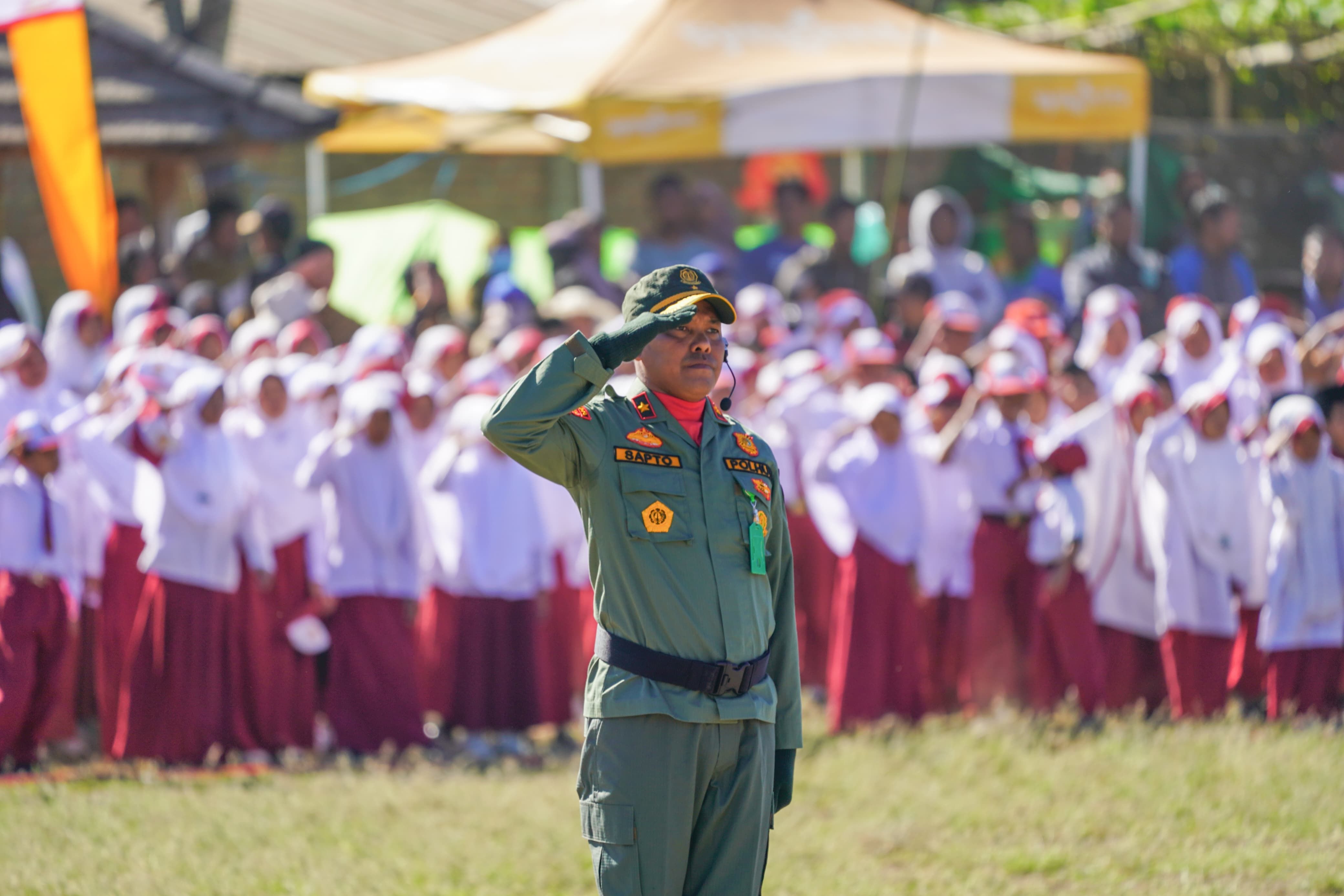 Kegiatan upacara HUT RI ke 79 bersama masyarakat di daerah terpencil di Gn Rinjani. <b>(Dok.Istimewa)</b>