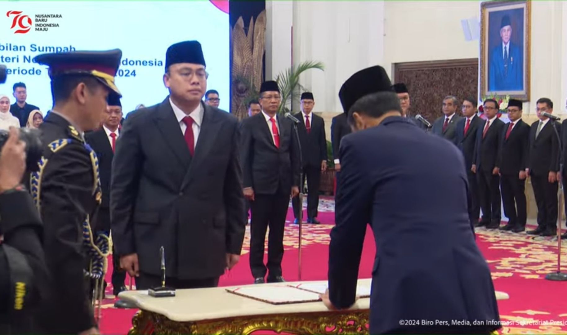 Angga Raka Prabowo saat dilantik Presiden Jokowi menjadi Wamen Kominfo. (YouTube) 