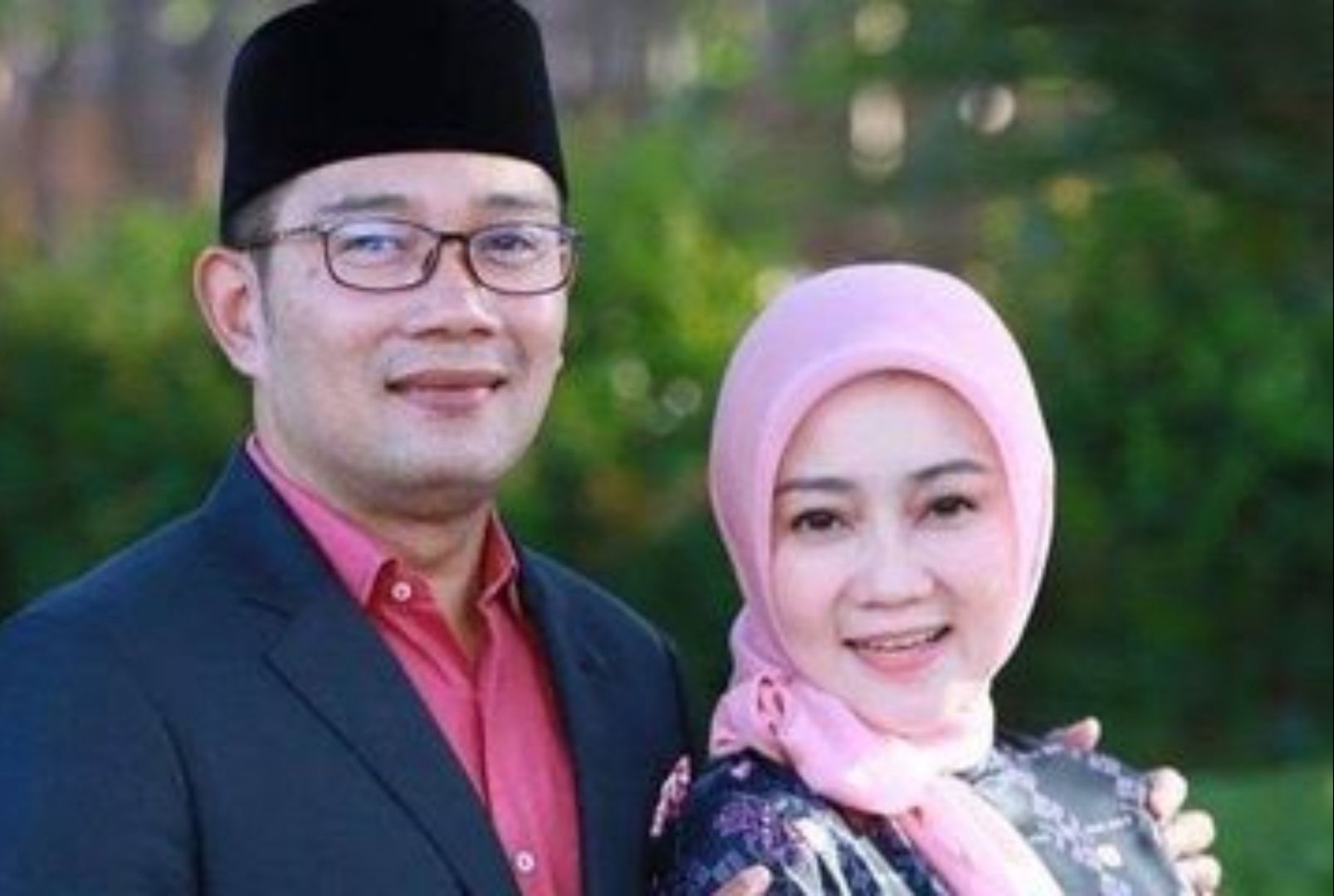 Ridwan Kamil dan istrinya, Atalia Praratya. (Instagram) 