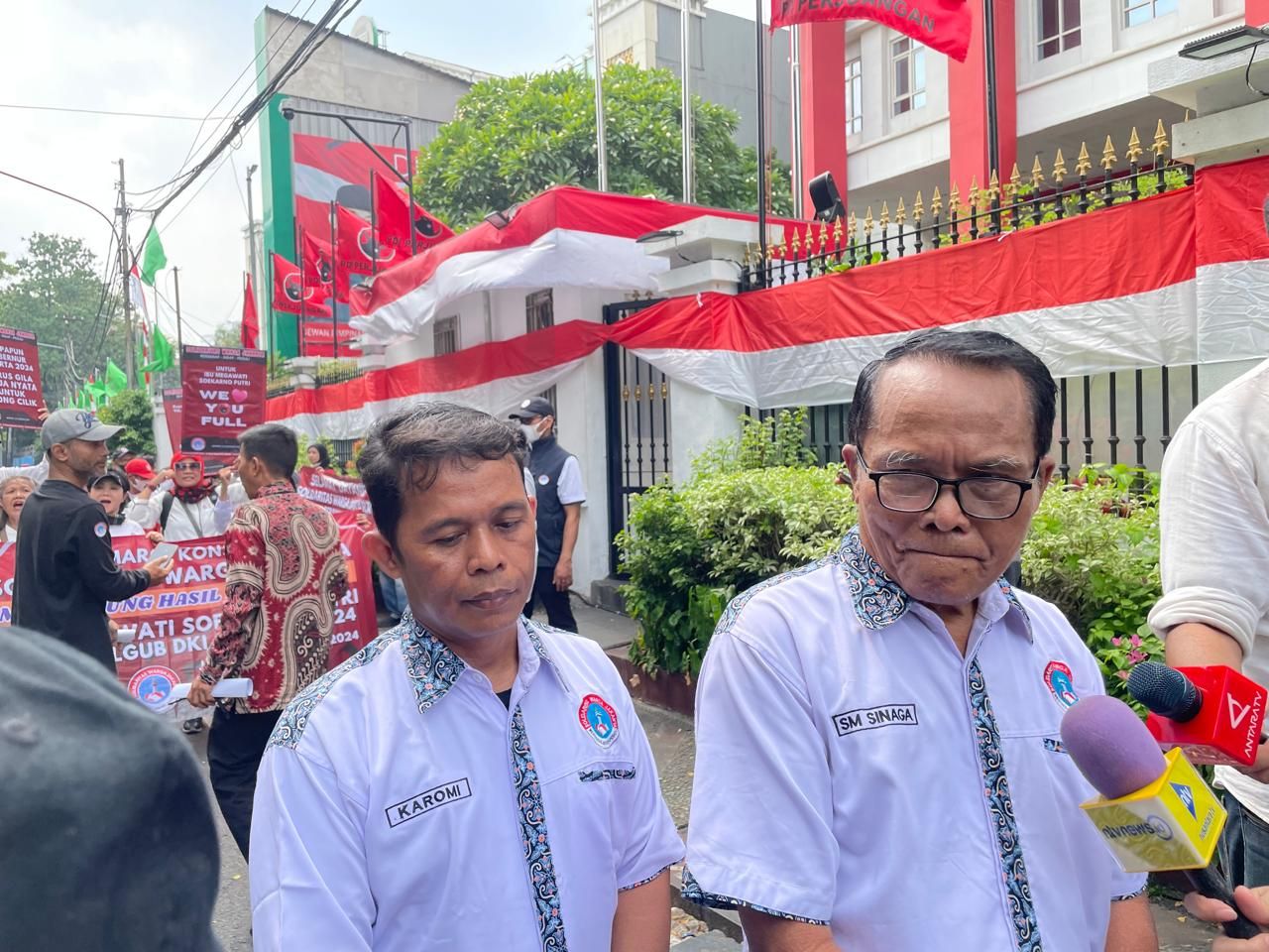 Sahat Sinaga selaku Ketua Umum Solidaritas Warga Jakarta bersama Karomi selaku Sekretaris Solidaritas Warga Jakarta (Ntvnews.id-Muslimin Trisyuliono).