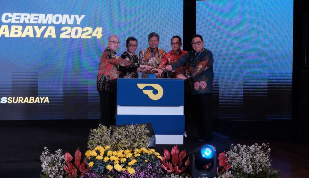 Pembukaan GIIAS Surabaya 2024 dilakukan Plt. Direktur Jenderal Industri Logam, Mesin, Alat Transportasi dan Elektronika (ILMATE) Kementerian Perindustrian (Kemenperin) RI, Putu Juli Ardika, didampingi Penjabat (Pj) Gubernur Jawa Timur, Adhy Karyono, Direktur Sarana Transportasi Jalan, Kementerian Perhubungan RI, Danto Restyawan, Ketua Gaikindo, Yohannes Nangoi serta Ketua Penyelenggara Pameran, Rizwan Alamsjah, di Grand City, Surabaya, Jawa Timur, Rabu (28/8/2024). (Foto: Amara Tujuh Perjuangan)