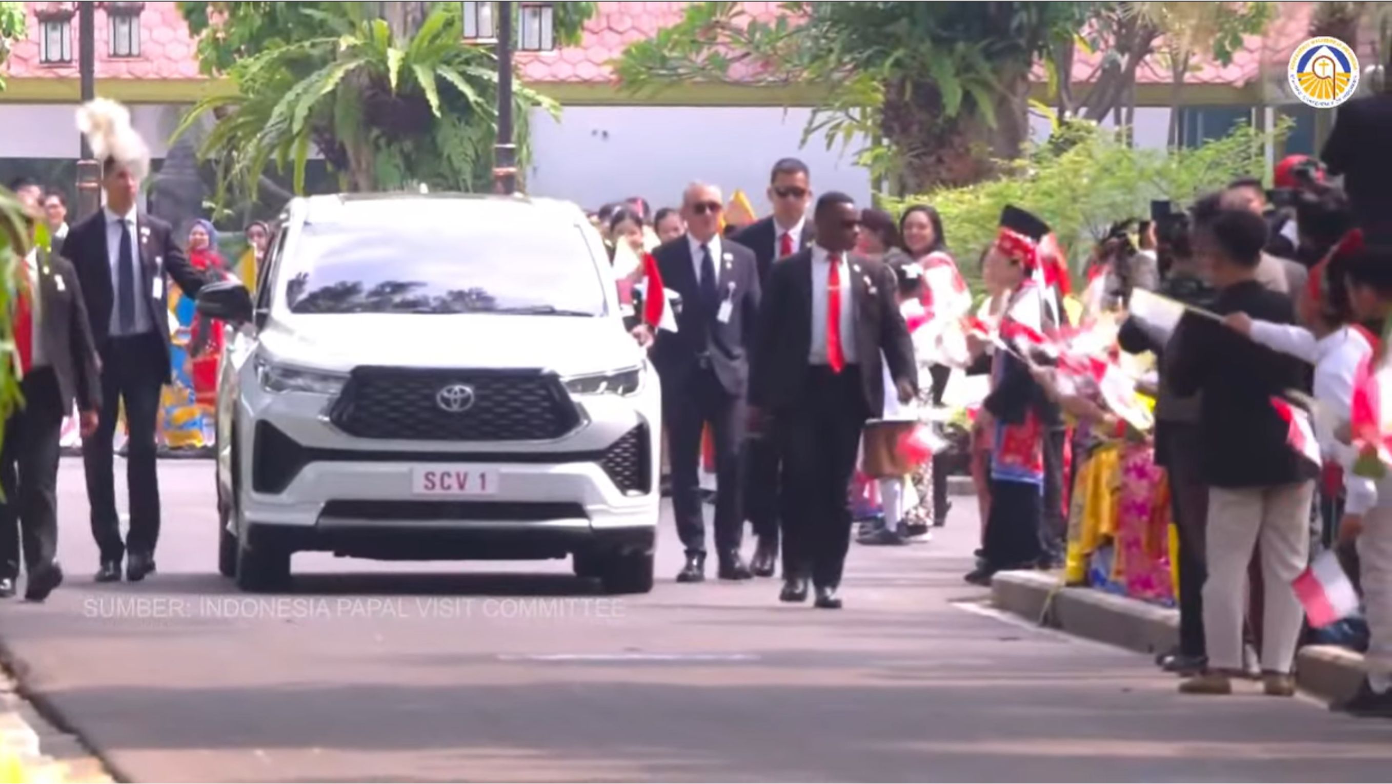 Paus Fransiskus di Istana Kepresidenan Jakarta <b>(INDONESIA PAPAL VISIT COMMITTEE)</b>