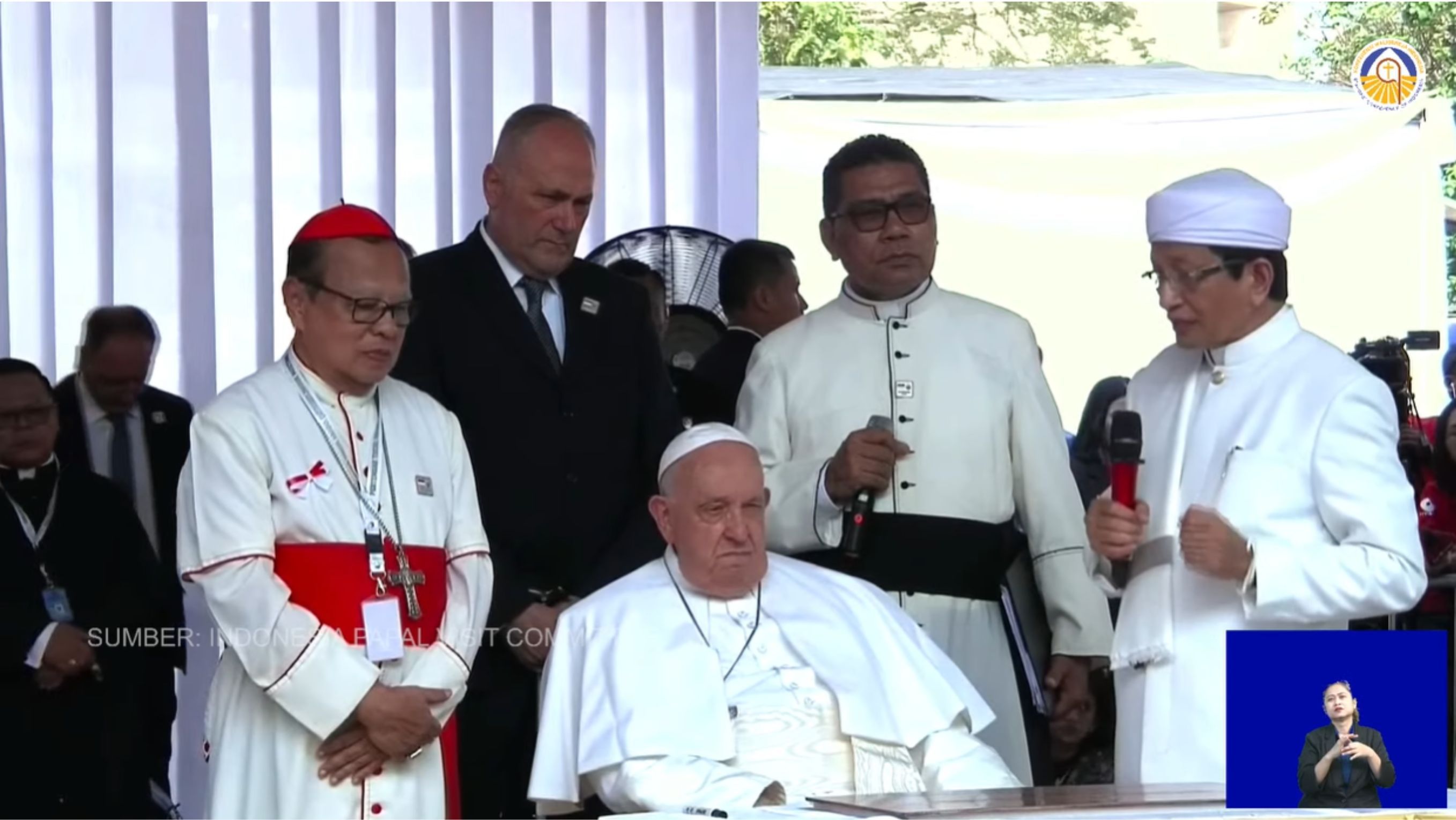 Paus Fransiskus di Masjid Istiqlal <b>(YouTube: INDONESIA PAPAL VISIT COMMITTEE)</b>