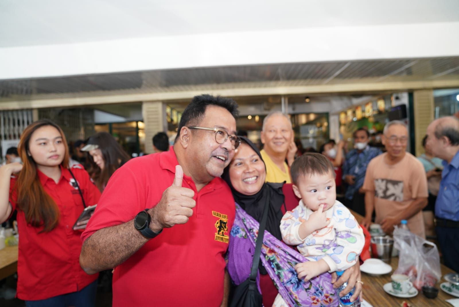 Rano Karno bersama warga Muara Karang. <b>(Dok.Istimewa)</b>